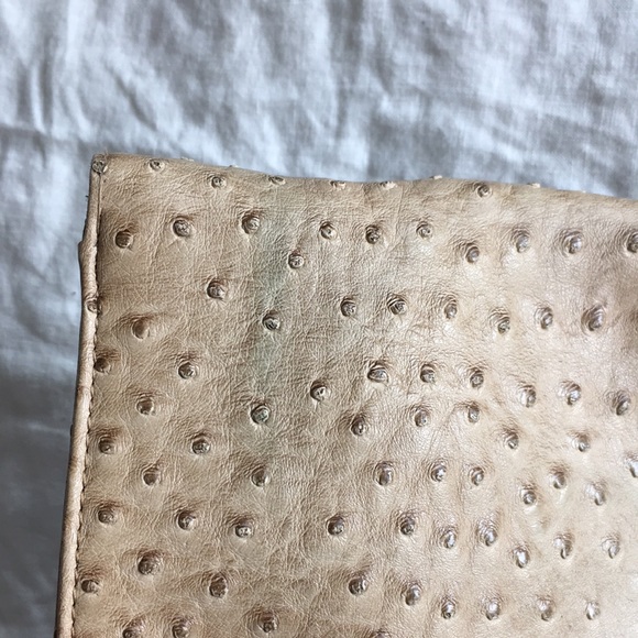 Faux Ostrich Skin Clutch with removable strap - Picture 9 of 9